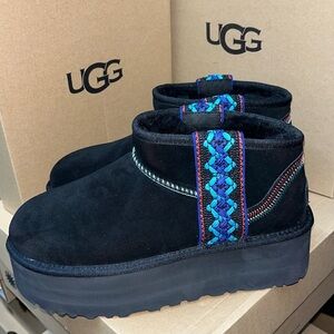 - UGG CLASSIC ULTRA MINI PLATFORM BRAID